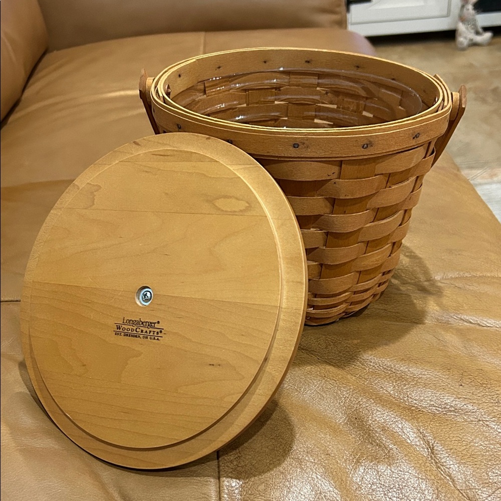 Longaberger Honey-Toned Basket with Lid